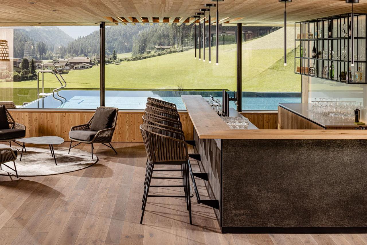 Alpine Luxury Spa Resort Schwarzenstein Lutago Exterior photo