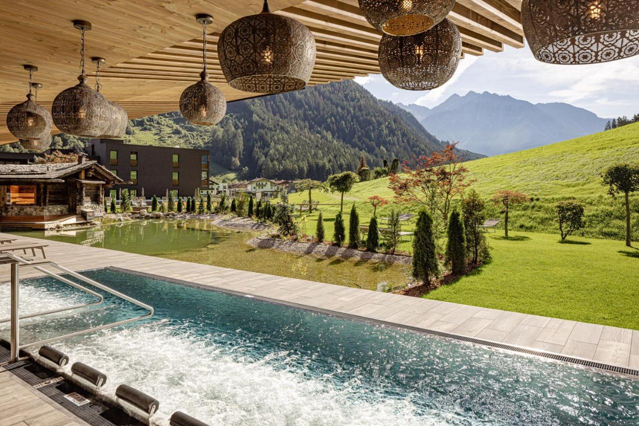 Alpine Luxury Spa Resort Schwarzenstein Lutago Exterior photo